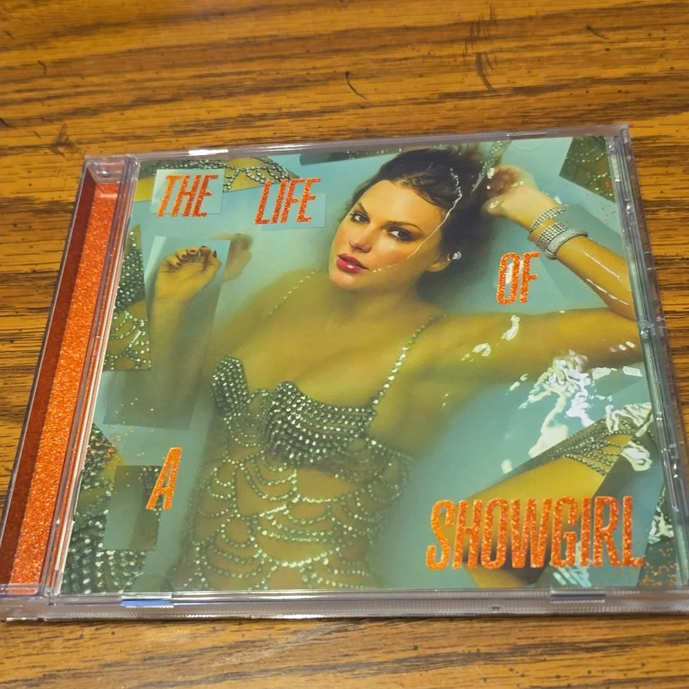 Signed Taylor Swift Life Of A Showgirl Cd - Picture 3 of 3
